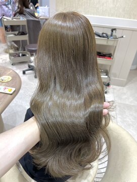 ジーナ 渋谷本店(Zina) 赤み無し！ブリーチなしで出来るオリーブベージュ【Shion】