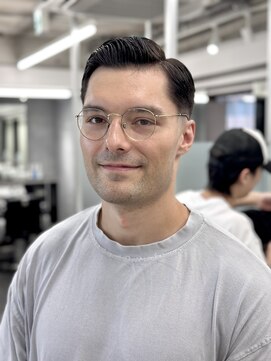 クロムトウキョウ ザ バーバー ネオン 新宿店(CHROM TOKYO the Barber ne/on) 七三/シチサン/スキンフェード