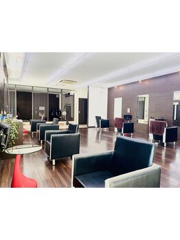 平日限定クーポンも多数ご用意しています！オシャレの味方【ON and OFF 井原店】で賢く、お得に美しく…☆