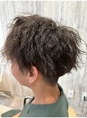 ワイルド感が魅力◎ハードスパイラル・刈り上げショート