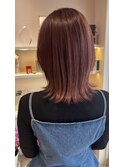 チェリーレッドのミディアムスタイル
