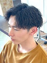 イーストハムアネーロ(EAST HAM anello) メンズカット/センターパート/ツイストスパライルパーマ