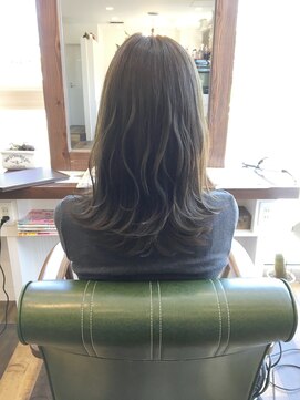 ヘアデザインメリー(hair design Merry) モノトーンアッシュで赤味を消し、色持ち重視の濃厚カラー