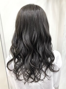 アッシュ 名駅(ASCH) 暗めでも透明感の出るイルミナカラー