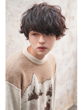 カライング(ing) スーツ短髪ツーブロック束感モテる黒髪シークレットパーマ流行