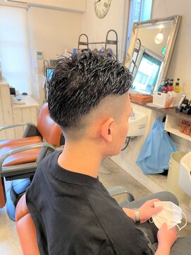 アンティコ(Antico) アシメフェードモテ髪アップバング短髪流行イケメン黒髪束感