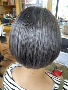 ルッカヘアガーデン バイ ラッシュゴールド(RUCCA HAIR GARDEN by LUSH GOLD) シルバー×ハイライト