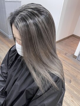 アンダーバーホワイト 広島 並木店(_WHITE) シャドールーツ(バレイヤージュ)