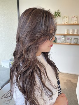 カットアンドトータルビューティ ヴァンキャトル(Cut&Total Beauty VINGT QUATRE) 透明感ロング