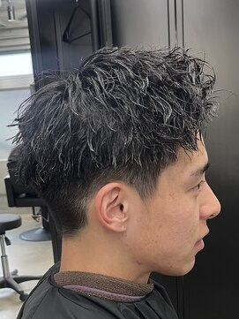 フイ 代々木(Hui) メンズ/アップバング/ツーブロックマッシュ/束間ショート/波巻き