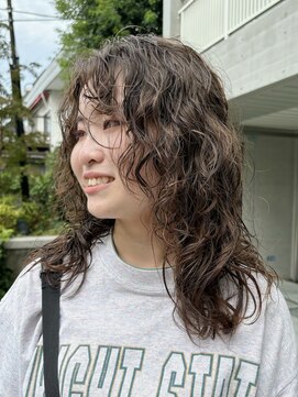 ナループロアオハナ(Nalu pu loa ohana) レイヤーパーマ/パーマ/レイヤー/くるくるパーマ/表参道/原宿