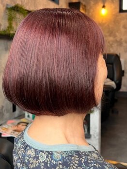 【自然由来の髪に優しいカラー】92％天然由来≪ヴィラロドラ≫で、傷んだ髪に潤いと艶を与え大人の魅力UP！