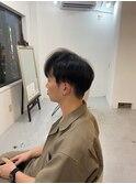 メンズナチュラルマッシュ刈り上げスタイル