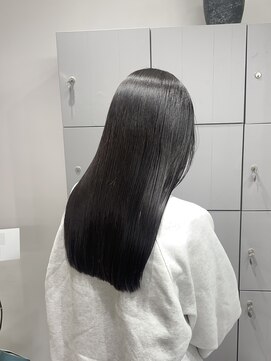 ウミ(Umi) 艶髪ストレート
