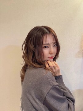 リールランテ(Rire lante) ゆるっとラフな巻き髪スタイル