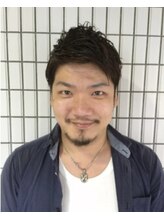 ｢前島　直哉｣ 前髪のデサインや骨格に合わせたカット