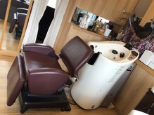 美容室フィットの雰囲気（オートシャンプー機、是非お試しください！）