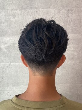 ブレイブ ヘアデザイン(BRaeVE hair design) メンズセンターパートスタイル