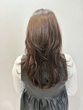 リヴナ(Livna) 高めからのレイヤー×ハッシュカット