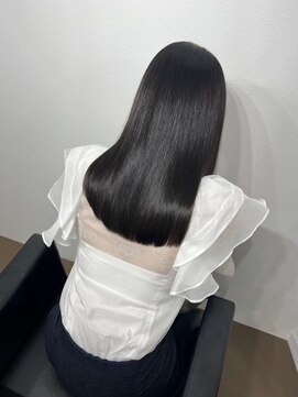 イオエ 元町(ioe) 前髪/暗髪カラー/艶カラー/小顔カット/髪質改善/縮毛矯正/黒髪