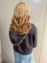 バズ ビー(BUZZ Bee)&nbsp;ブリーチカラー/ブロンドカラー/レイヤーロング