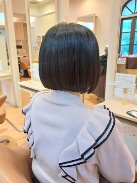 コワフュールエミカ(coiffure EMIKA) ボブ。