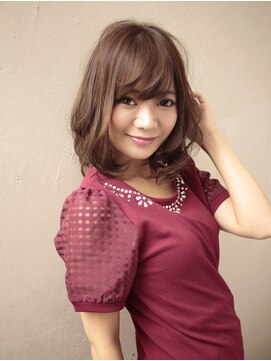 エイミーバイアフロート(amie  by afloat) 大人可愛いミディアムカール