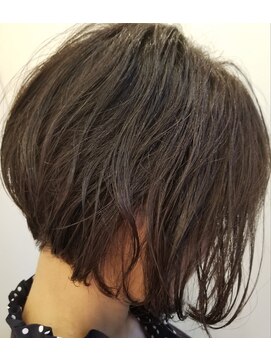 アフティ(afumty) ツヤゆれボブ