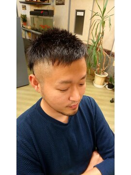 コウ(KOH) ツーブロックトリッキーショート