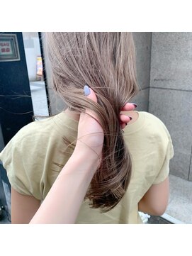 エヌプラス(N+) 黒髪グラデヘアーオリーブグレー小顔に見せるヘアココアベージュ