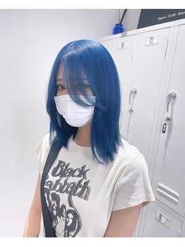 エリーツ 表参道(elyts) 原色カラーで圧倒的個性！