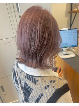 シロ(.siro) 切りっぱなしボブ×ホワイトピンク