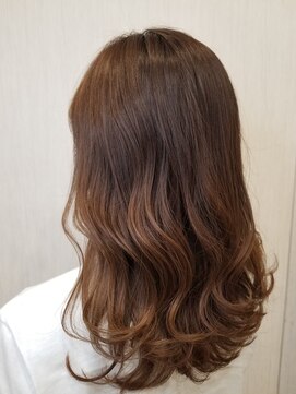 ヘアサロンアンドカフェ エイチプラス(H plus) ナチュラルグラデーションカラー　ロング　20代　30代