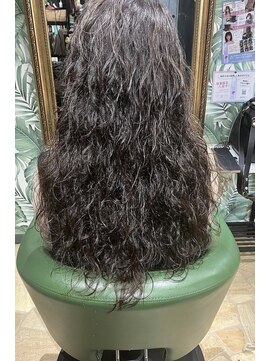 マドゥーズ ヘアショップ(Madoo's hair shop) ゆるめスパイラル