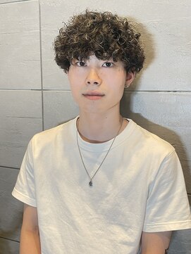 ロンド ローガン 名駅(Lond LOGAN) プードルパーマとハイライトで個性的にオシャレ度アップ!