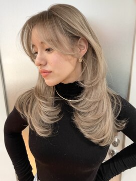 ヨロ 上野(YOLO) ハイライトカラーミルクティーベージュレイヤーカット