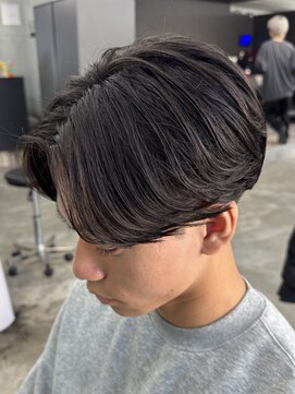 エデアンルクラ 下通(EDEAN Leclat) 熊本メンズヘア 流れる縮毛矯正 センターパート MEN'S HAIR