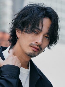 フィフス トウキョウ (fifth TOKYO) 渋谷波巻きパーマメンズカットセンターパートウルフ30代ヘア