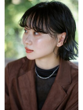 ヴィアンカ(Vianca) プレイングカラー×ぷつ切りボブ