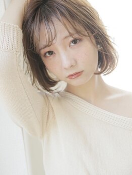 気になる白髪をカバーしながら、大人の魅力を引き出す♪新しいスタイルを見つけませんか？