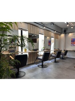 【自由が丘駅徒歩30秒】40代～60代が長く通う“大人の本命サロン”。髪悩みを魅力に変えて理想のスタイルへ