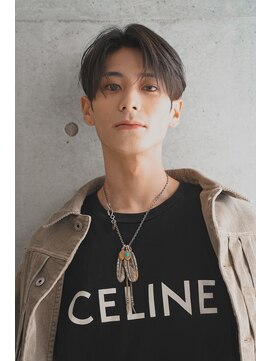 レイズアンダーバーホワイト(RAISE by _WHITE) メンズカット/センターパート/大分美容室/ダウンパーマ