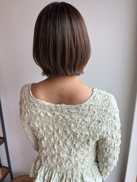 ツイギー 宮西店(TWiGGY) レイヤーボブにオリーブベージュ