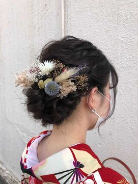 ノイ(neu) ドライフラワーでお洒落にゆるふわ卒業袴アレンジ【静岡】