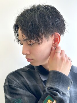 ロンド ローガン 名駅(Lond LOGAN) ツイストスパイラルパーマ センターパート 眉毛