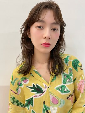 ハニーシブヤ(HONEY shibuya) センターパートくびれラフセミディ