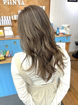 ピニャ(PiiNYA) アッシュベージュハイライト × お洒落レイヤー