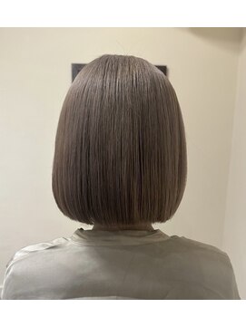 リコ ヘアー(Lico Hair) ワンレンボブ×やわらかベージュ(ブリーチ有り)