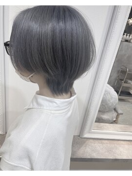 オーセンヘア(AUTHEN.HAIR) ショートボブ×ハイトーンカラー