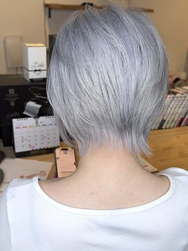 ブレイズヘアー(BLAZEhair) 【くびれスタイル】ショートウルフ×ホワイト×ブリーチ3回
